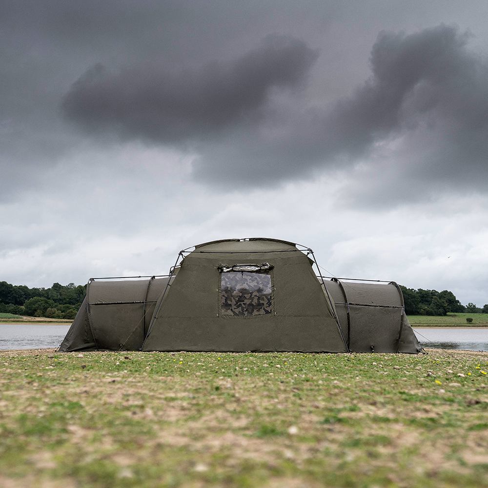 image-121 Namiot AVID CARP Screen House — Twój karpiowy „apartament” nad wodą!