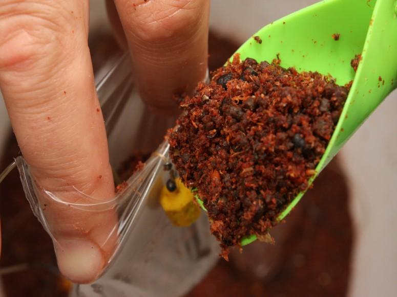 image-6 Poradnik korzystania z worków PVA — jak je przygotować, czym wypełnić i jaki przypon związać