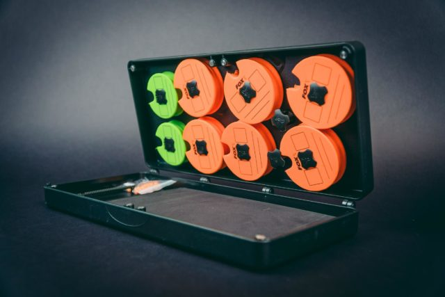 image-14 FOX F Box Magnetic. Piórnik na przypony — rozdziel na dwie części i używaj!