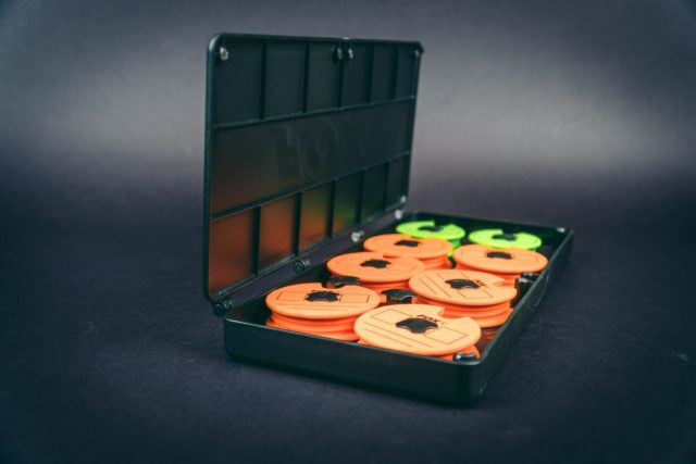 image-15 FOX F Box Magnetic. Piórnik na przypony — rozdziel na dwie części i używaj!