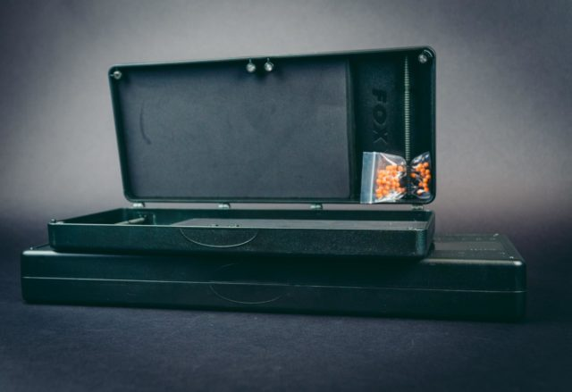 image-2 FOX F Box Magnetic. Piórnik na przypony — rozdziel na dwie części i używaj!